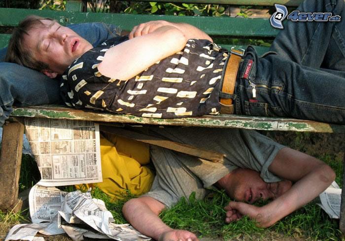 [obrazky.4ever.sk] bezdomovec, alkohol, lavicka 1038289.jpg